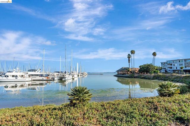 2 ADMIRAL DRIVE B276, Emeryville, CA 94608