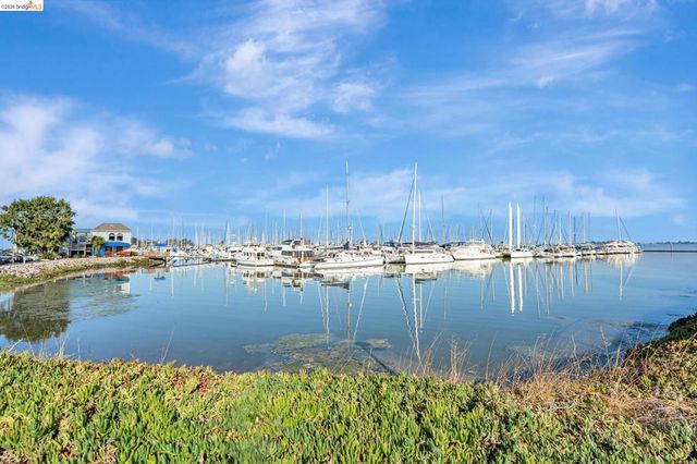 2 ADMIRAL DRIVE B276, Emeryville, CA 94608