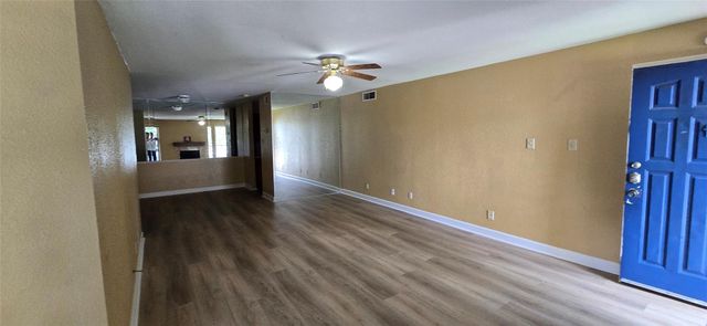 9700 Leawood Boulevard 1002, Houston, TX 77099