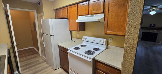 9700 Leawood Boulevard 1002, Houston, TX 77099
