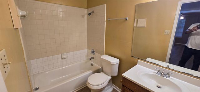 9700 Leawood Boulevard 1002, Houston, TX 77099