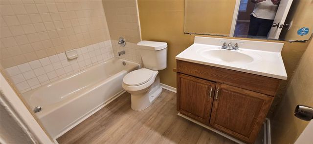 9700 Leawood Boulevard 1002, Houston, TX 77099