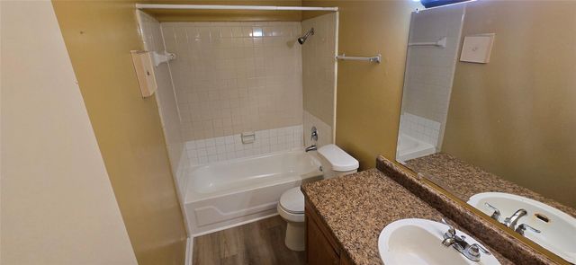 9700 Leawood Boulevard 1002, Houston, TX 77099