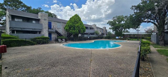 9700 Leawood Boulevard 1002, Houston, TX 77099