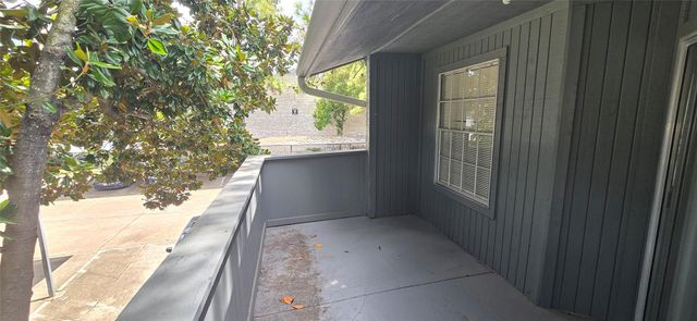 9700 Leawood Boulevard 1002, Houston, TX 77099