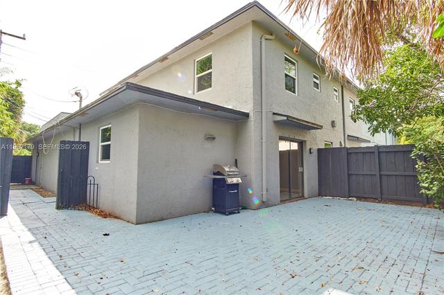 25 NE 12th Street, Fort Lauderdale, FL 33304