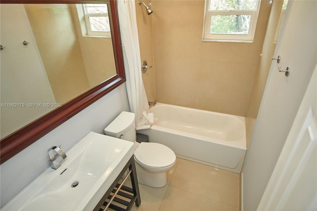25 NE 12th Street, Fort Lauderdale, FL 33304