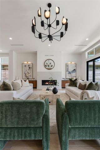 963 W 41st Street, Houston, TX 77018