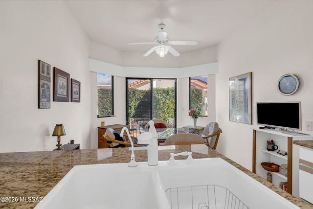 1421 N Abrego Drive, Green Valley, AZ 85614