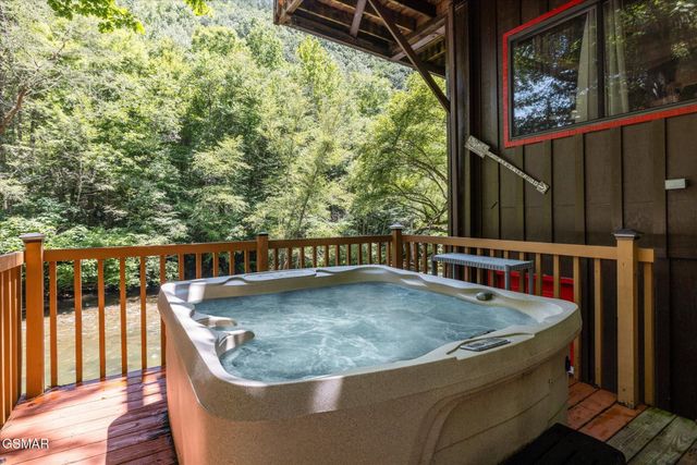 2697 Brandy Way, Sevierville, TN 37876