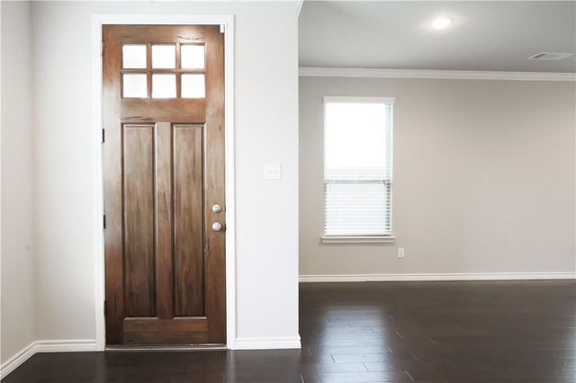 2605 Mccart Avenue, Fort Worth, TX 76110