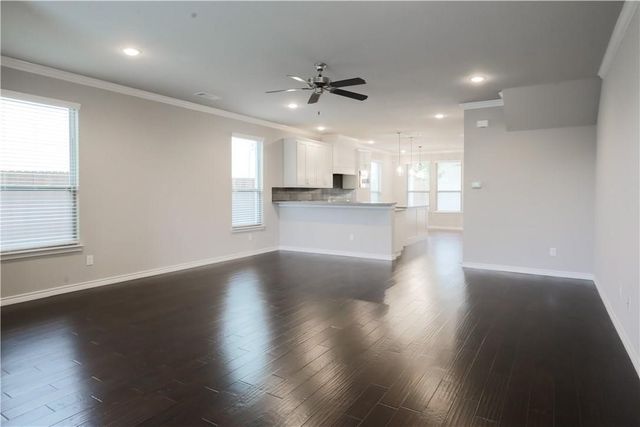 2605 Mccart Avenue, Fort Worth, TX 76110