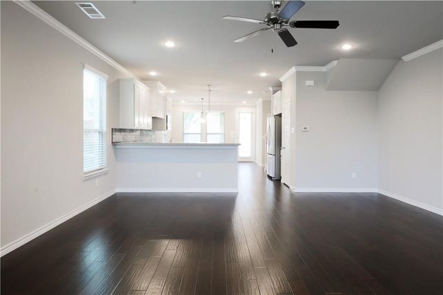 2605 Mccart Avenue, Fort Worth, TX 76110