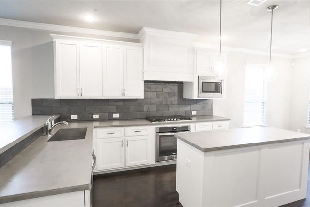2605 Mccart Avenue, Fort Worth, TX 76110