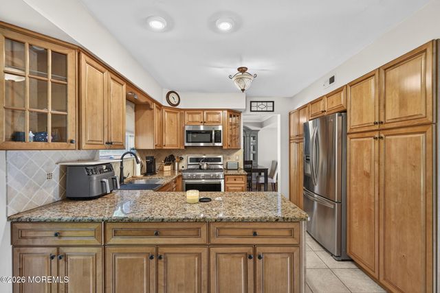 18 Cidermill Court, Howell, NJ 07731