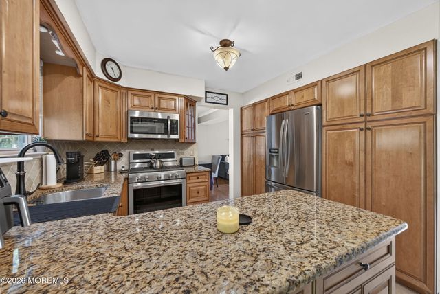 18 Cidermill Court, Howell, NJ 07731