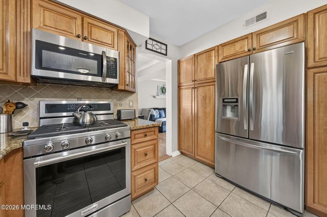 18 Cidermill Court, Howell, NJ 07731