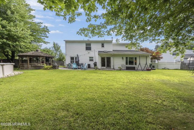 18 Cidermill Court, Howell, NJ 07731