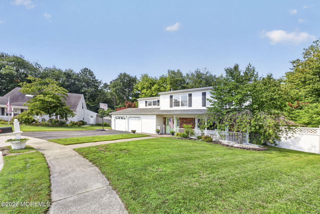18 Cidermill Court, Howell, NJ 07731