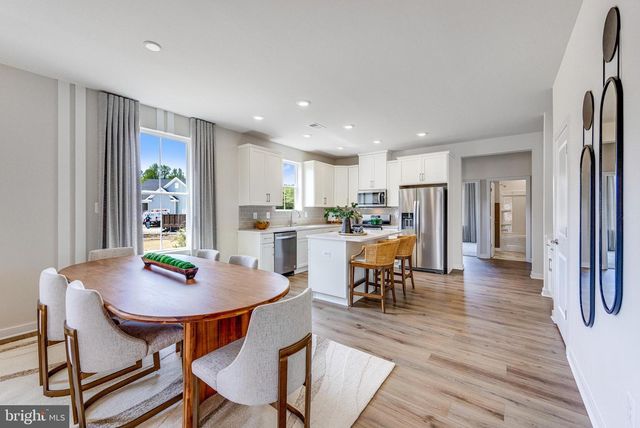 215 CARNEY CT, Dover, DE 19904