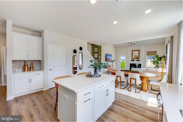 215 CARNEY CT, Dover, DE 19904