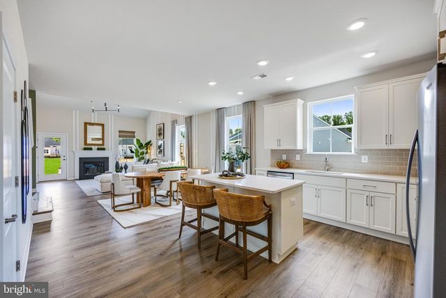 215 CARNEY CT, Dover, DE 19904
