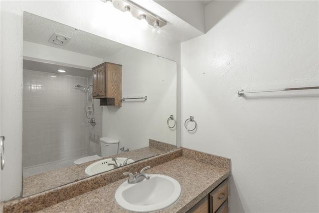 2808 Mustang Trail, Edmond, OK 73012