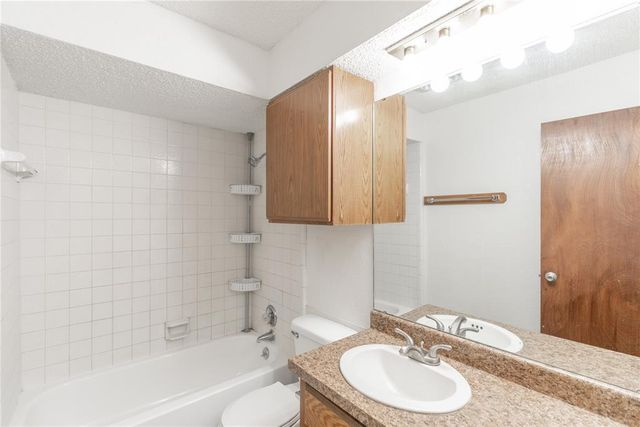 2808 Mustang Trail, Edmond, OK 73012