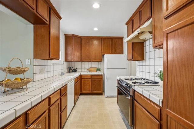 18717 Doty Avenue, Torrance, CA 90504