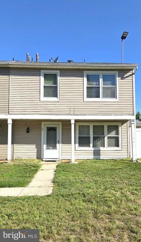 4 LYONS CT, Sicklerville, NJ 08081