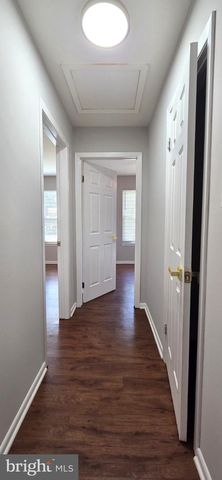 4 LYONS CT, Sicklerville, NJ 08081