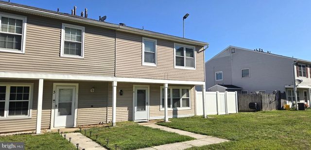 4 LYONS CT, Sicklerville, NJ 08081