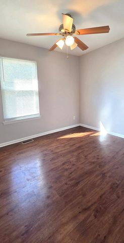 4 LYONS CT, Sicklerville, NJ 08081