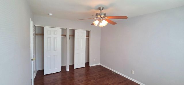 4 LYONS CT, Sicklerville, NJ 08081