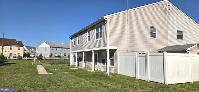 4 LYONS CT, Sicklerville, NJ 08081