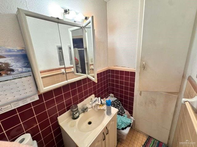 421 S Main Street, Donna, TX 78537