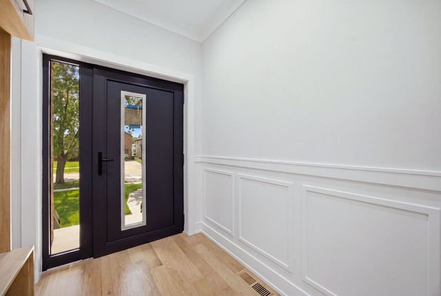 1738 Farwell Avenue, Des Plaines, IL 60018