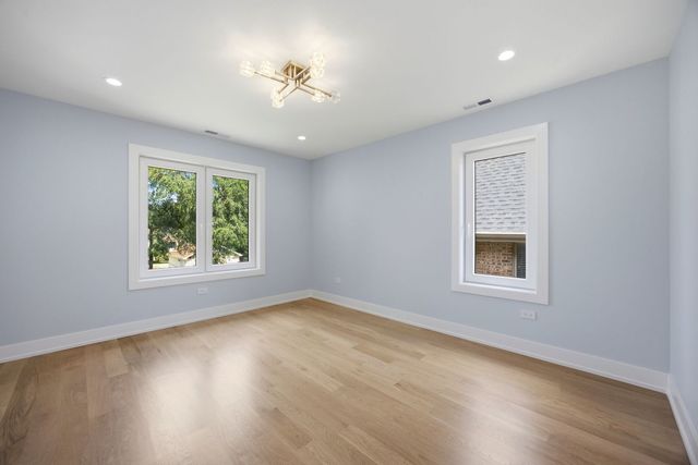 1738 Farwell Avenue, Des Plaines, IL 60018
