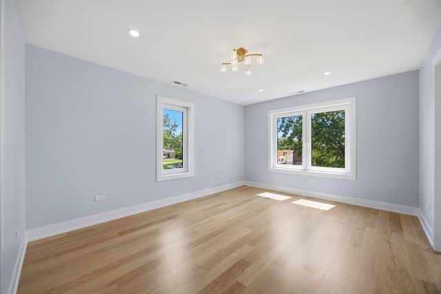 1738 Farwell Avenue, Des Plaines, IL 60018