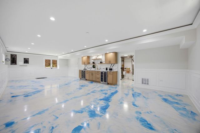 1738 Farwell Avenue, Des Plaines, IL 60018