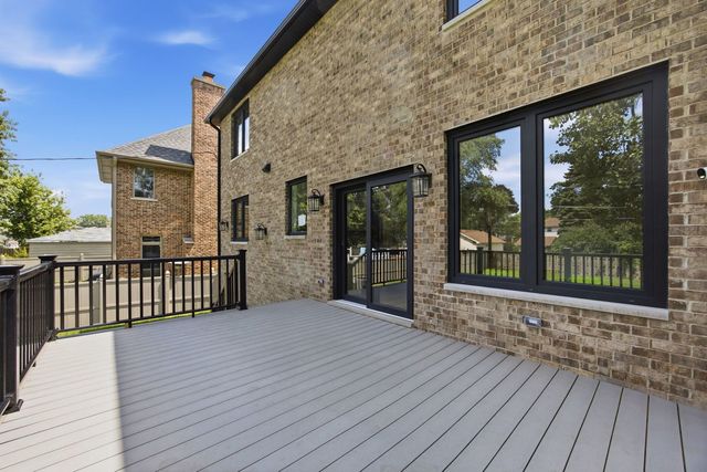 1738 Farwell Avenue, Des Plaines, IL 60018