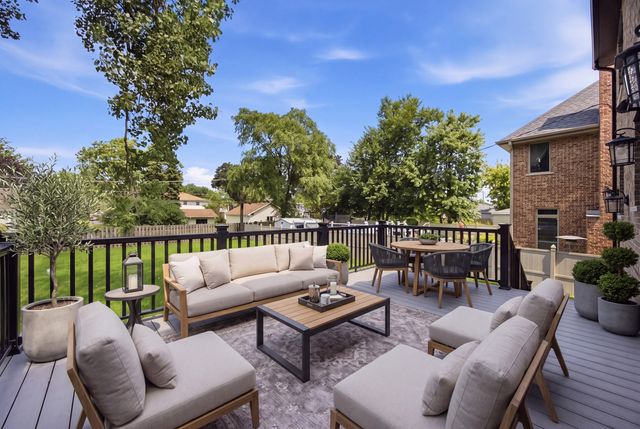 1738 Farwell Avenue, Des Plaines, IL 60018