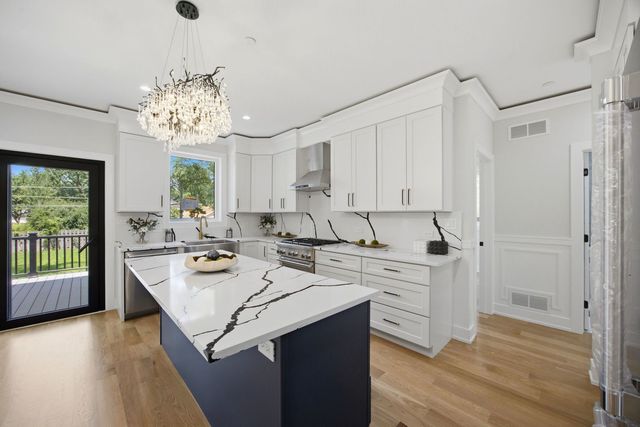 1738 Farwell Avenue, Des Plaines, IL 60018