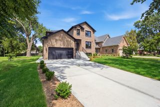 1738 Farwell Avenue, Des Plaines, IL 60018