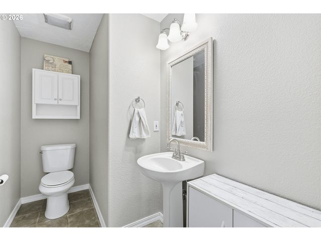 11437 PENNYS Way, Oregon City, OR 97045