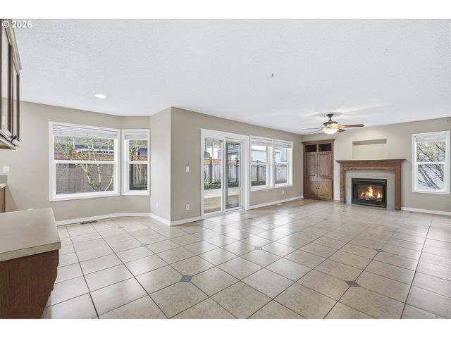 11437 PENNYS Way, Oregon City, OR 97045