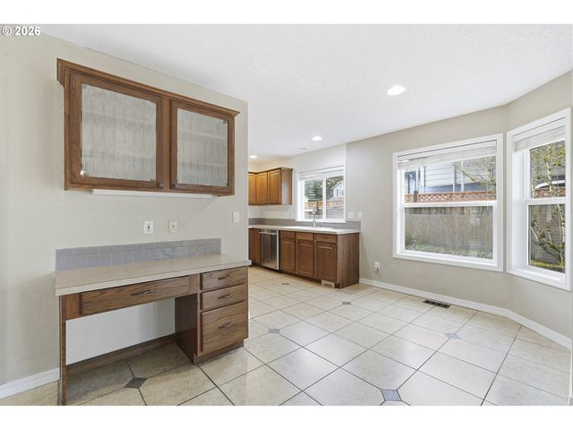 11437 PENNYS Way, Oregon City, OR 97045