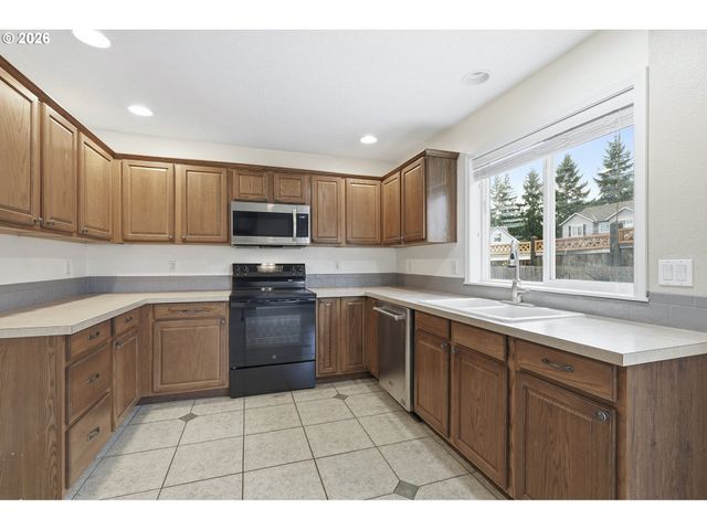 11437 PENNYS Way, Oregon City, OR 97045