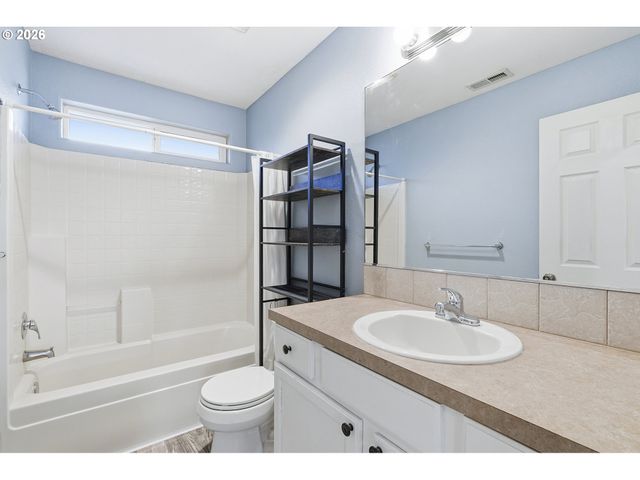 11437 PENNYS Way, Oregon City, OR 97045