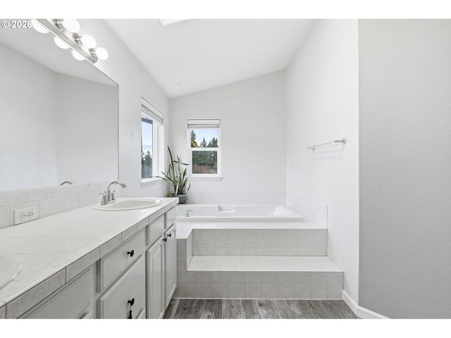 11437 PENNYS Way, Oregon City, OR 97045